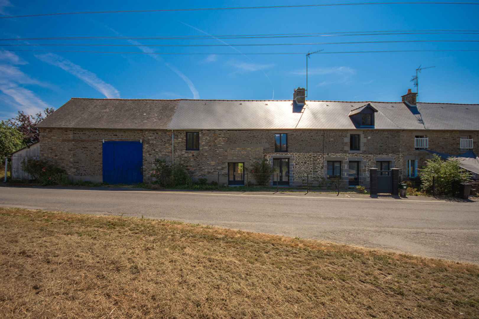 House in Le Mont-Saint-Michel - view 1
