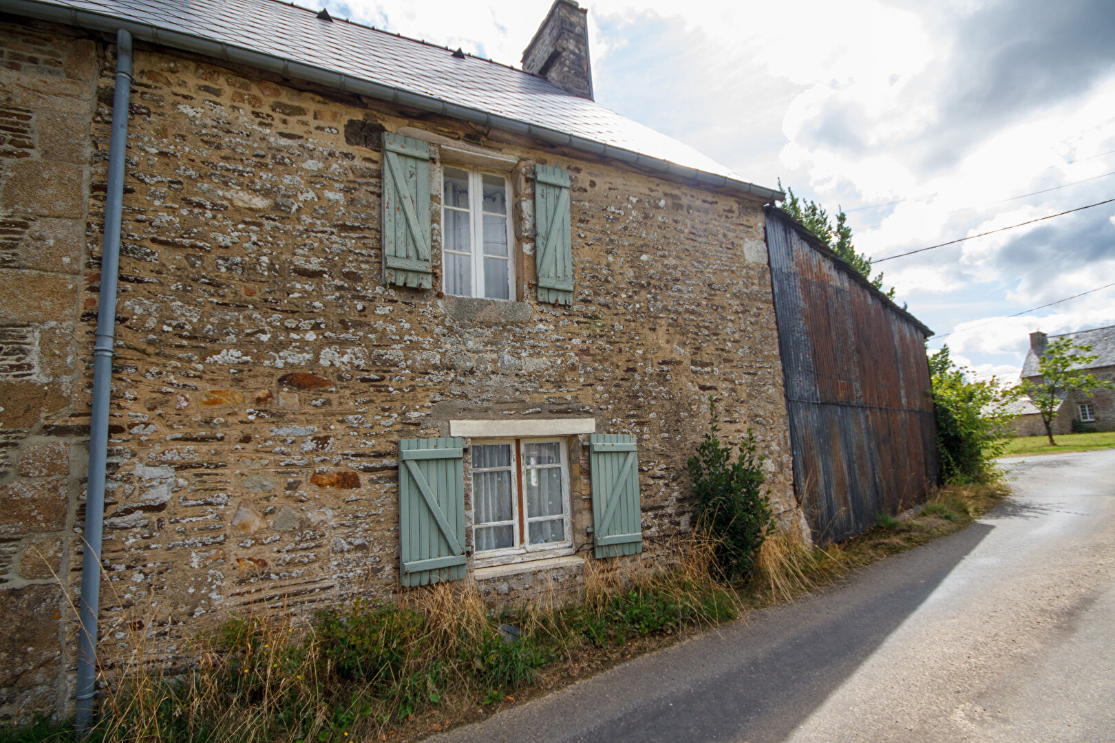 Manche : Character semi detached house to renovate in beautiful Normandie countryside.
