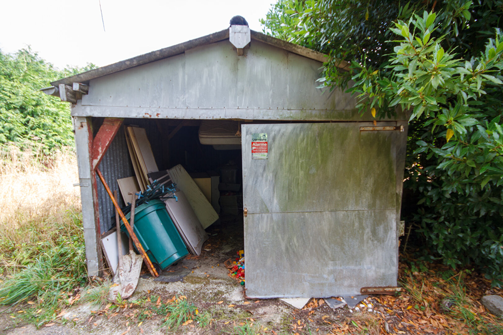 Manche : Character semi detached house to renovate in beautiful Normandie countryside.