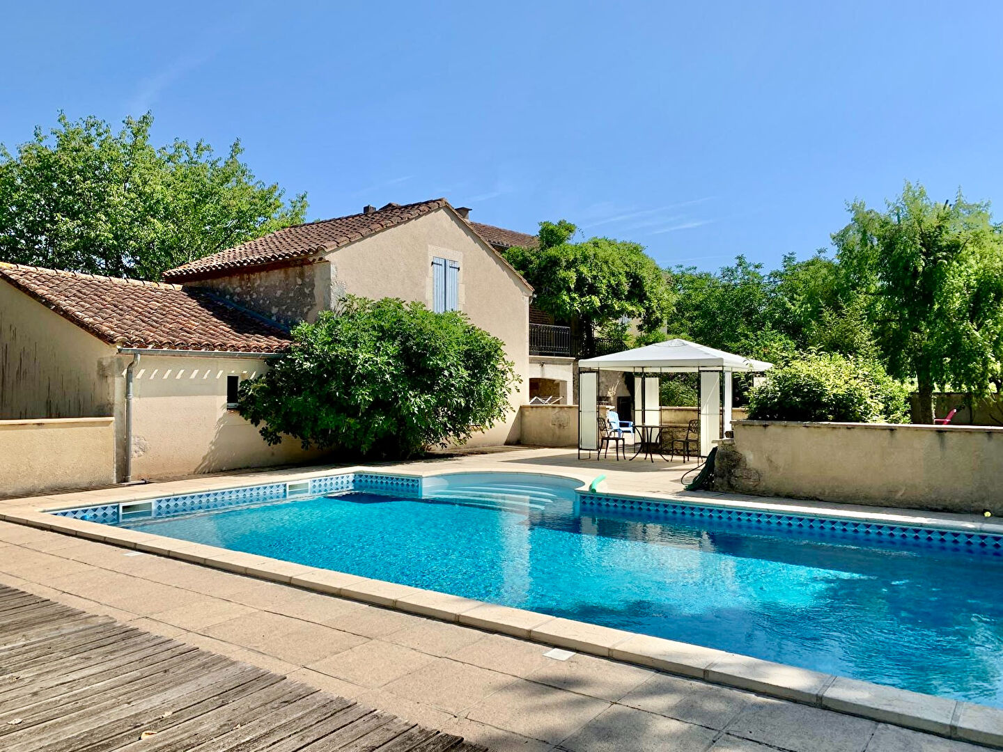 LOT- near PRAYSSAC- Renovated Quercy stone house with independent apartment, pool and barn, 5 minutes from Prayssac