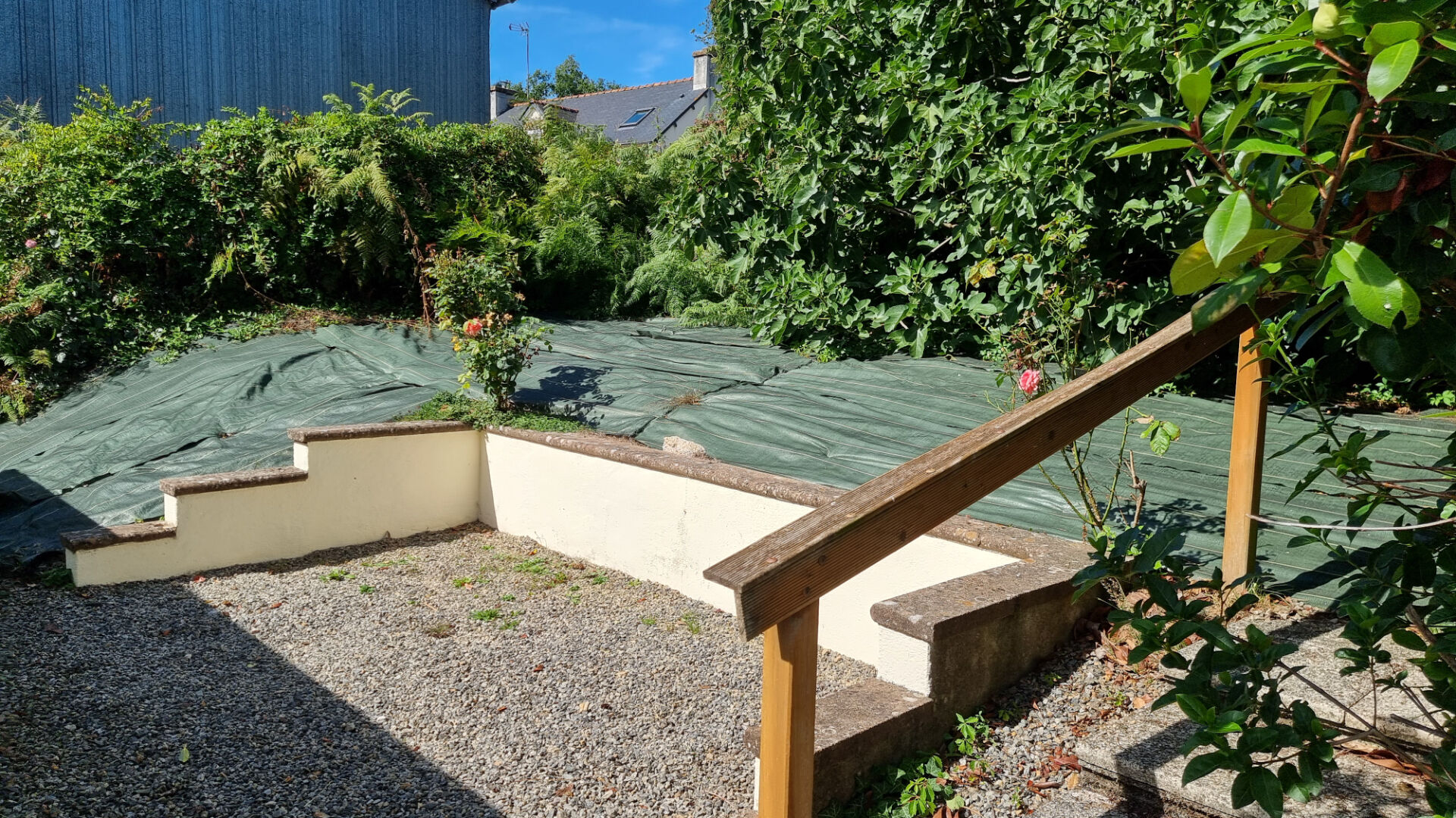 MORBIHAN, Near Rohan, Charming 2-Bed End-Terrace Home, Ideal First Home Or Holiday Getaway, Fully Furnished