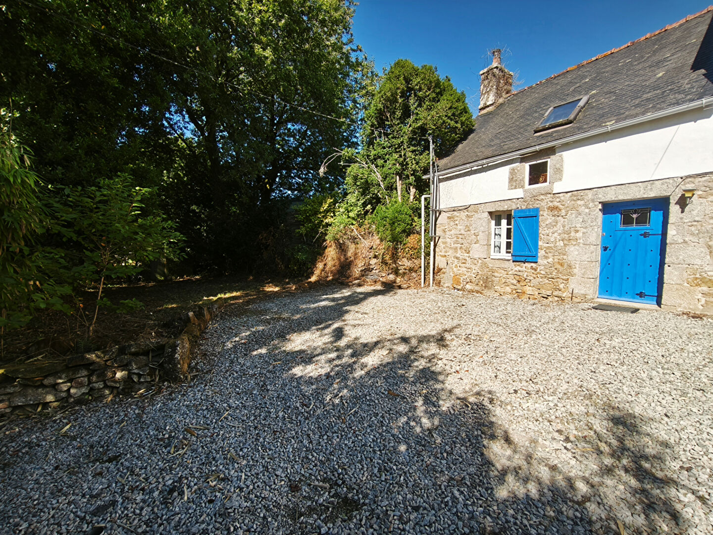 MORBIHAN, Guern, Detached stone house, three bedrooms, renovation required