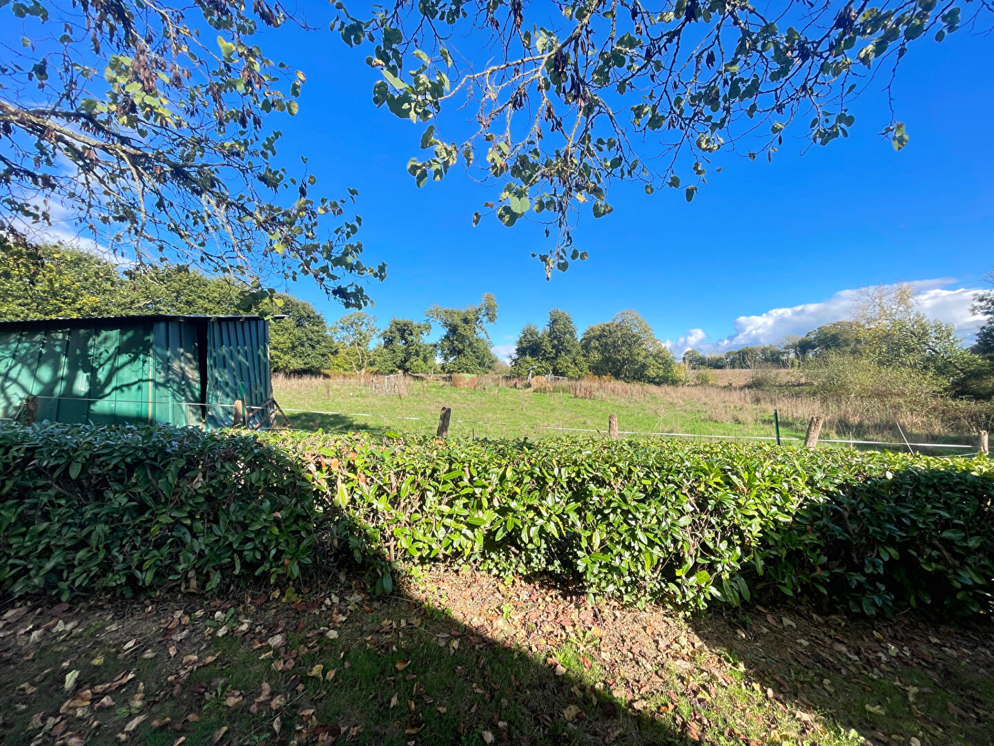 FINISTÈRE: Châteauneuf-du-Faou. Spacious 5-bedroom family home with garden and paddock..