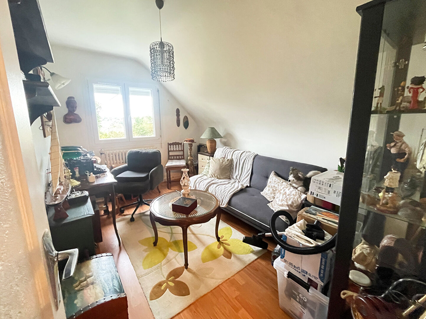FINISTÈRE: Châteauneuf-du-Faou. Spacious 5-bedroom family home with garden and paddock..