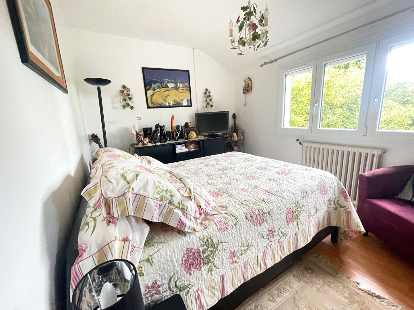 FINISTÈRE: Châteauneuf-du-Faou. Spacious 5-bedroom family home with garden and paddock..
