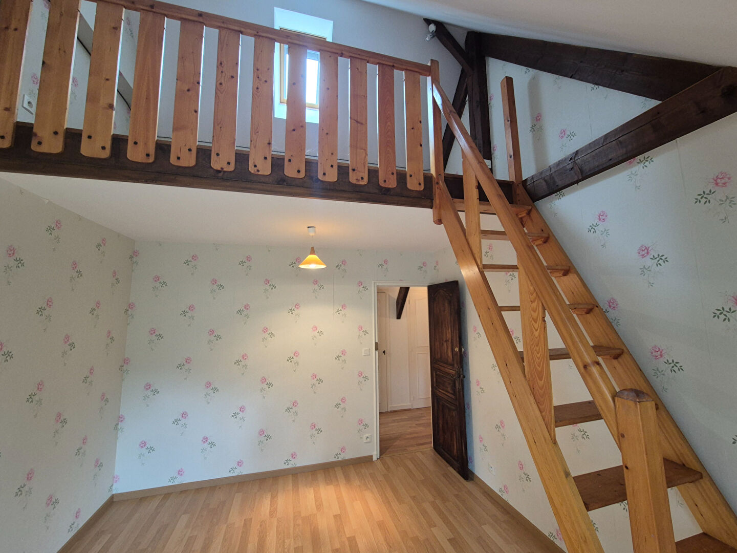CORREZE. Sarran. Exquisite stone house with heated swimming pool. Parkland gardens of 5600m2.