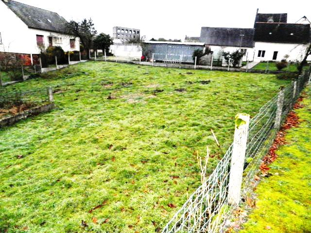 Photo Terrain constructible hors lotissement image 2/3