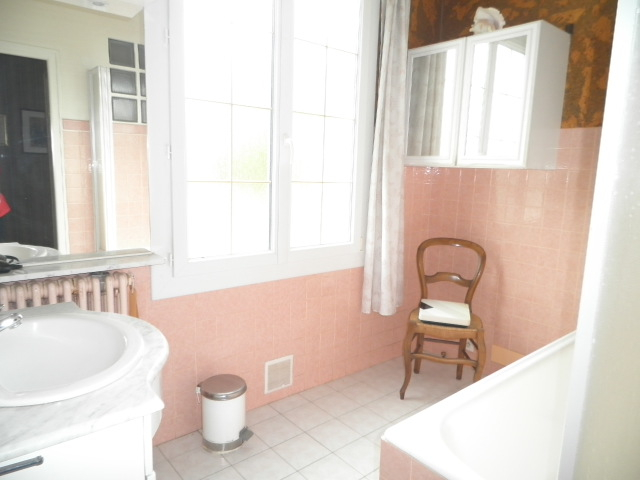 Photo Maison 4 chambres sur sous-sol. image 2/6