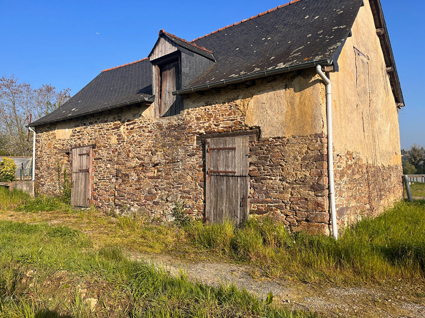 Bâtiment à vendre Retiers 2 pièce(s) 60 m2.