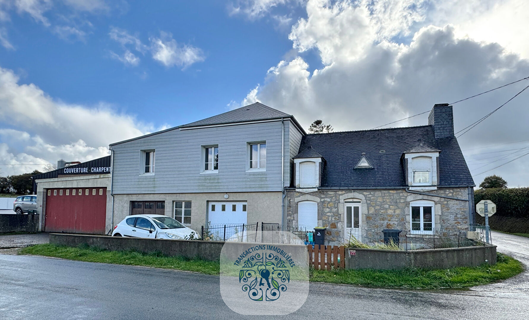 Photo Ensemble de deux maisons, dont une location, Ag. du Donjon. image 1/6