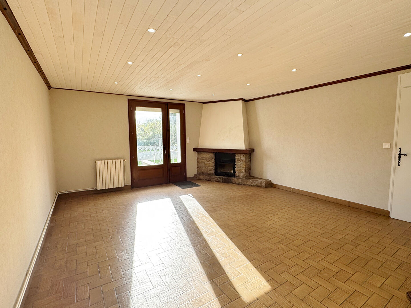 Photo Ensemble de deux maisons, dont une location, Ag. du Donjon. image 3/6