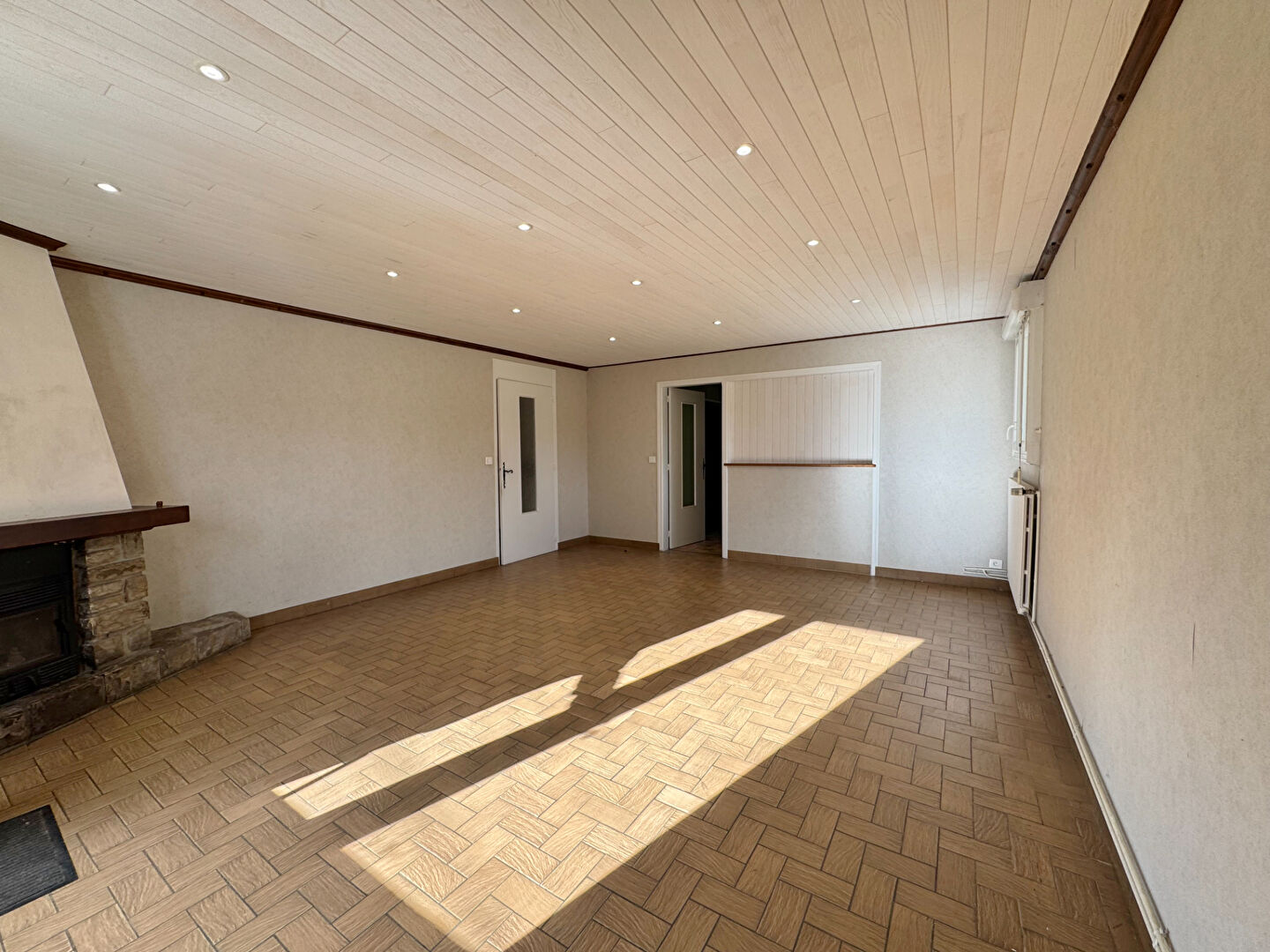 Photo Ensemble de deux maisons, dont une location, Ag. du Donjon. image 4/6