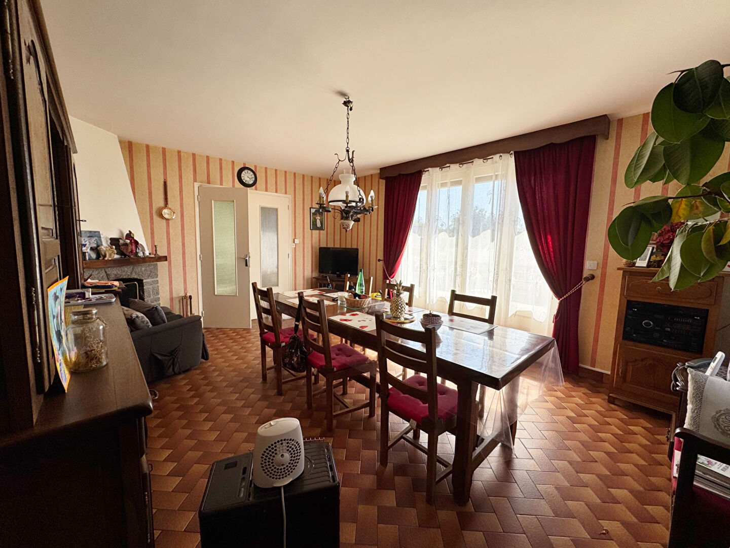 Photo Pavillon sur sous-sol, à moderniser, Ag. du Donjon. image 3/6