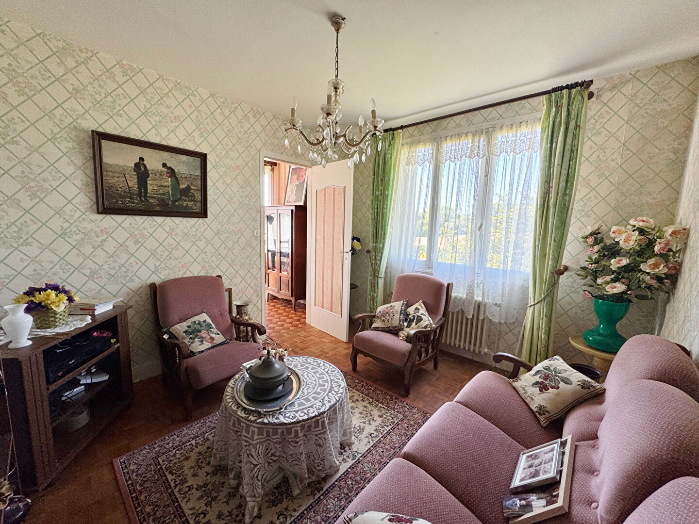 Photo Pavillon sur sous-sol, à moderniser, Ag. du Donjon. image 5/6