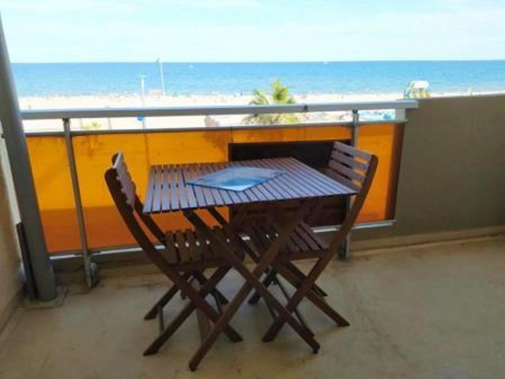 Photo Location année canet plage centre Studio meublé face à la Mer. image 2/6