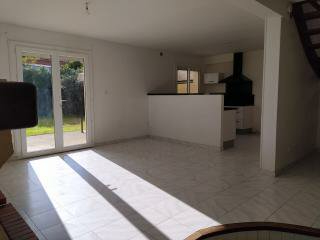 Photo Villa T6 à louer à l'année avec garage image 6/6