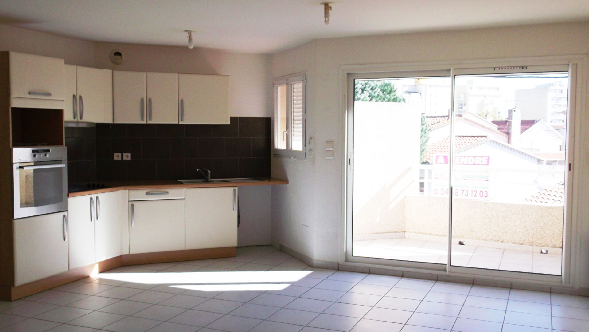 Canet plage centre location année appartement T3.