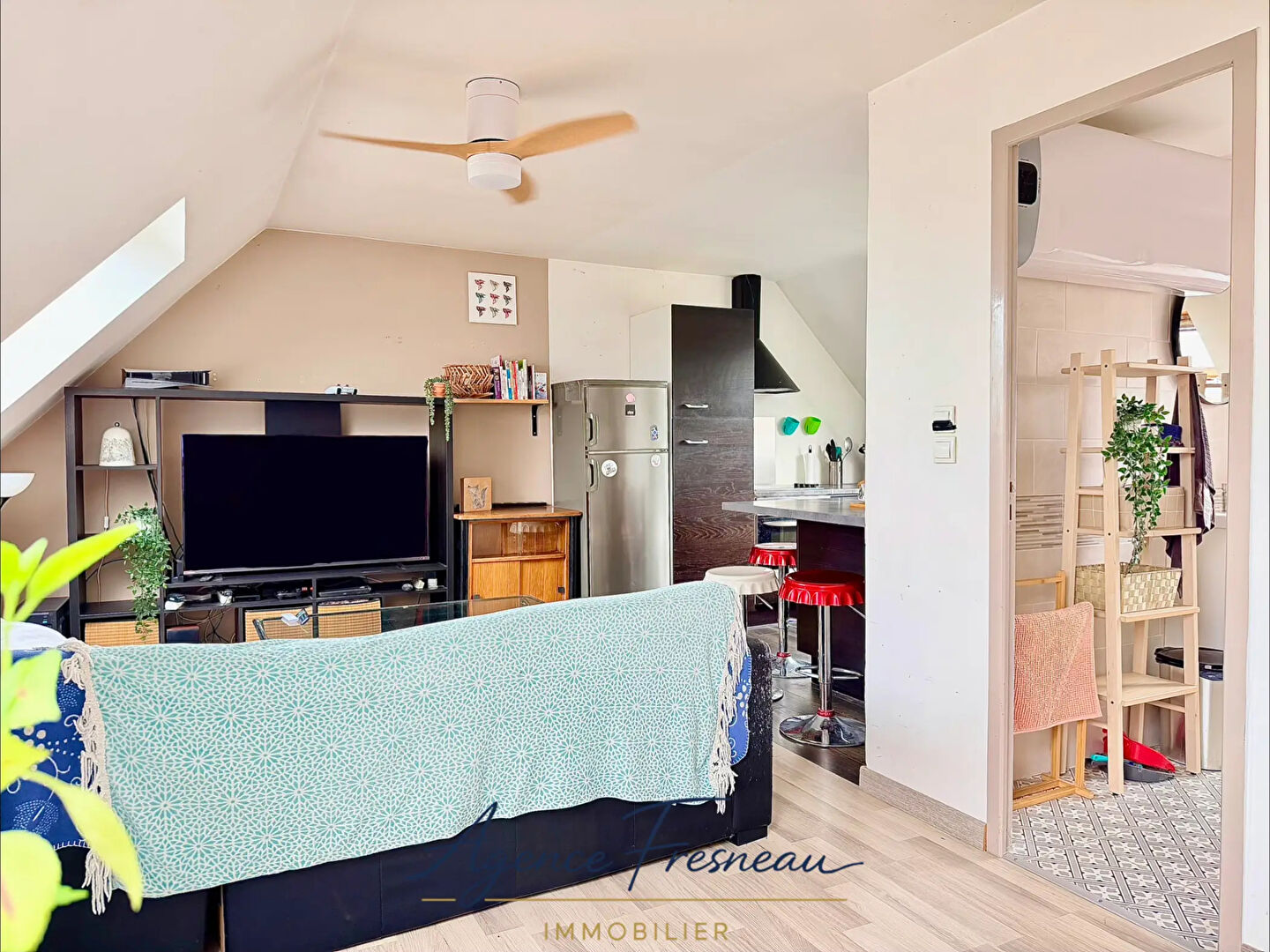 Appartement lumineux au dernier étage, sans charges de copropriété