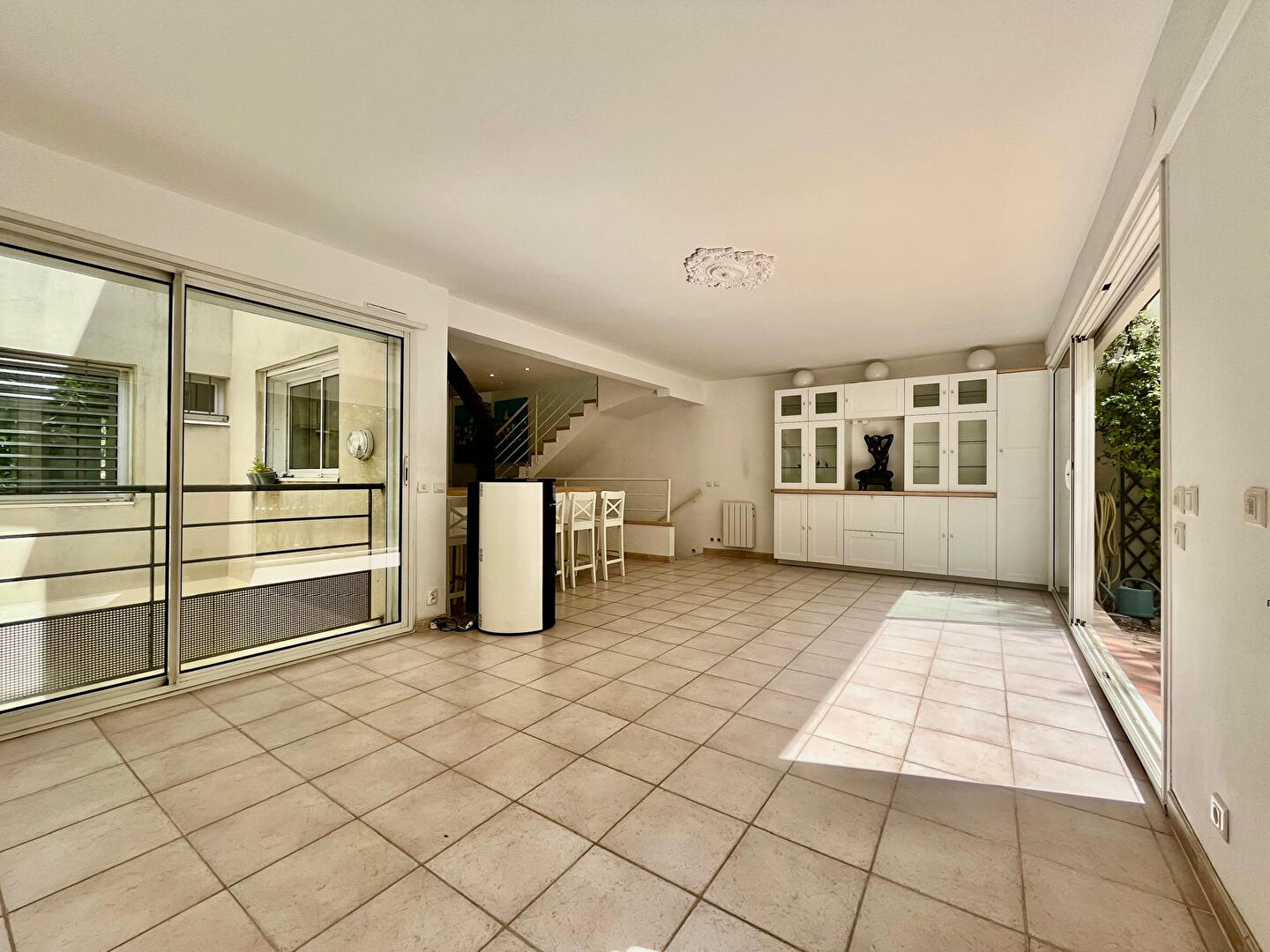 Photo Appartement avec terrasses, garage double, proximité du village et du port à pied - Cassis  13260. image 4/6