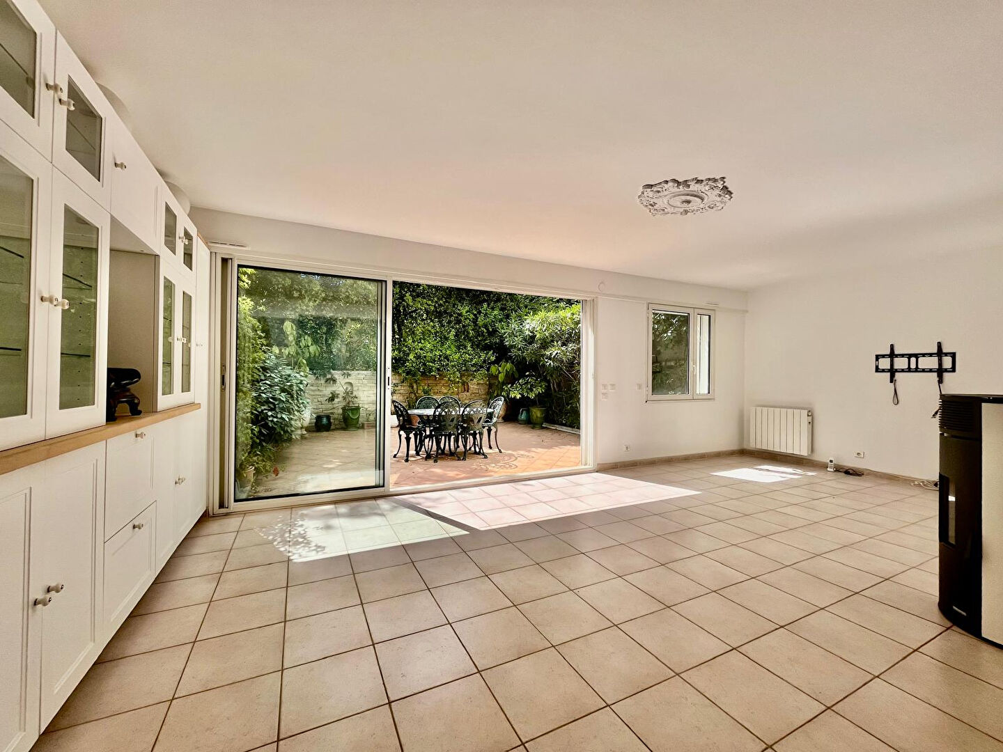 Photo Appartement avec terrasses, garage double, proximité du village et du port à pied - Cassis  13260. image 6/6