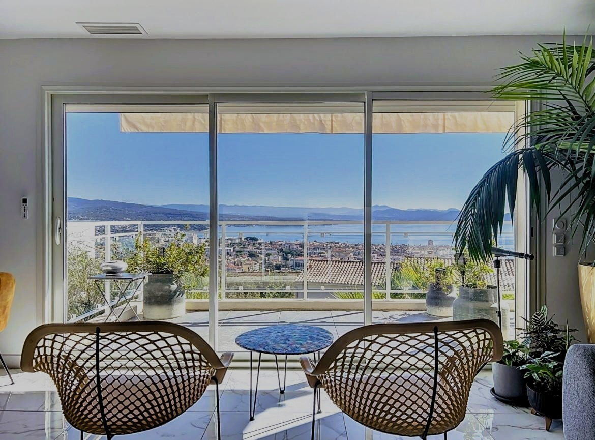 Villa de standing avec vue panoramique sur la mer et le port, 13600-La Ciotat