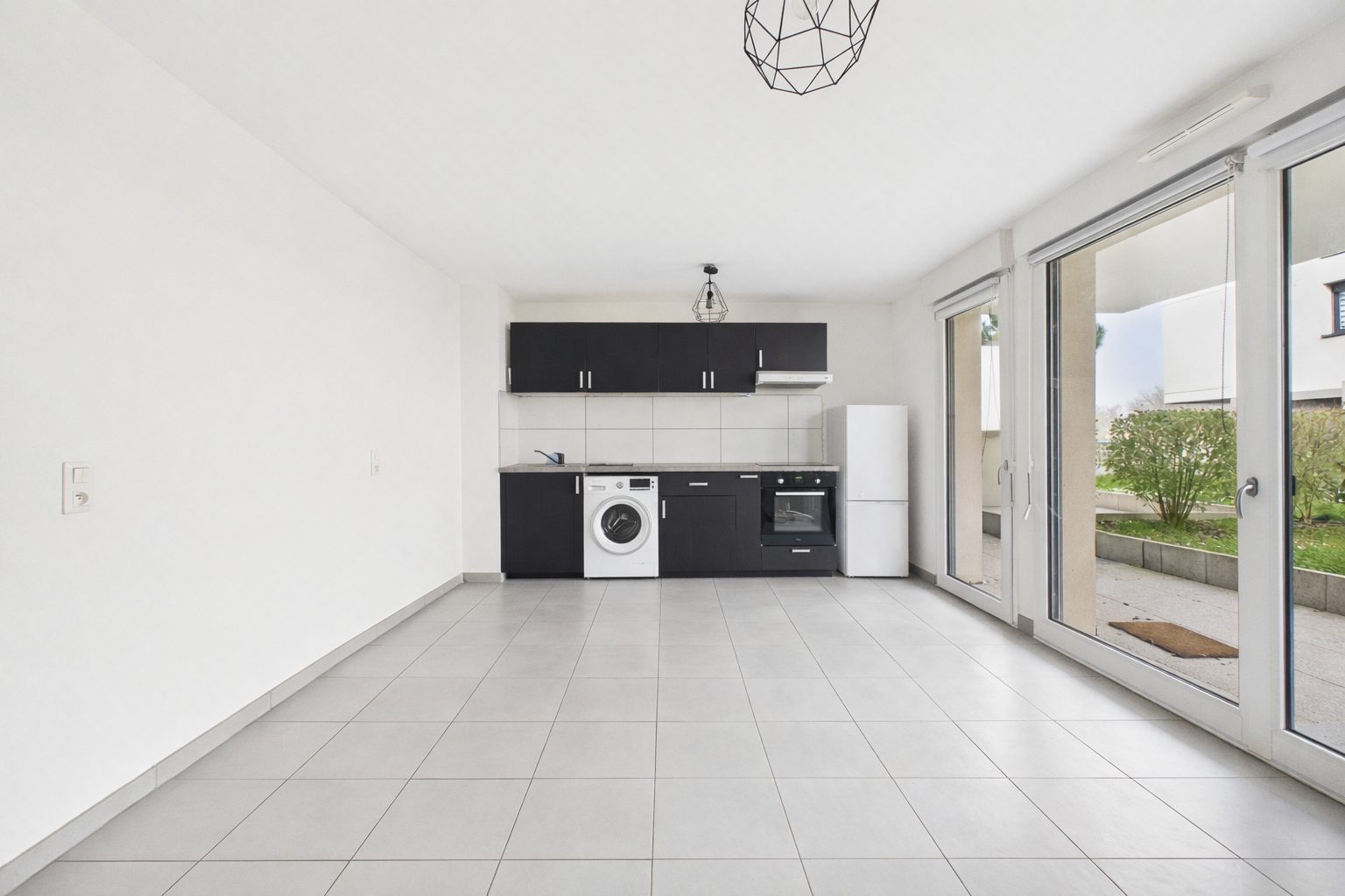 Appartement 2 Pièces Récent En Rez De Jardin
