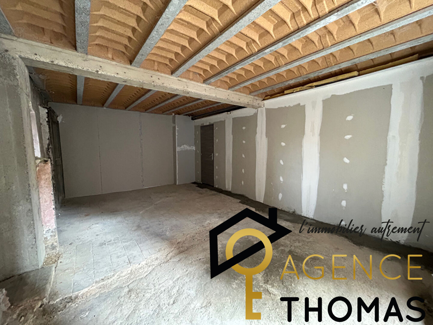 Garage à usage de stockage de 30 m2