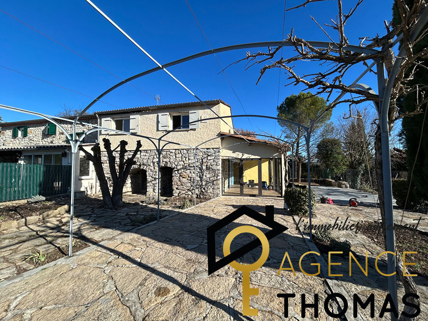 Charmante maison avec véranda, 2 chambres + bureau