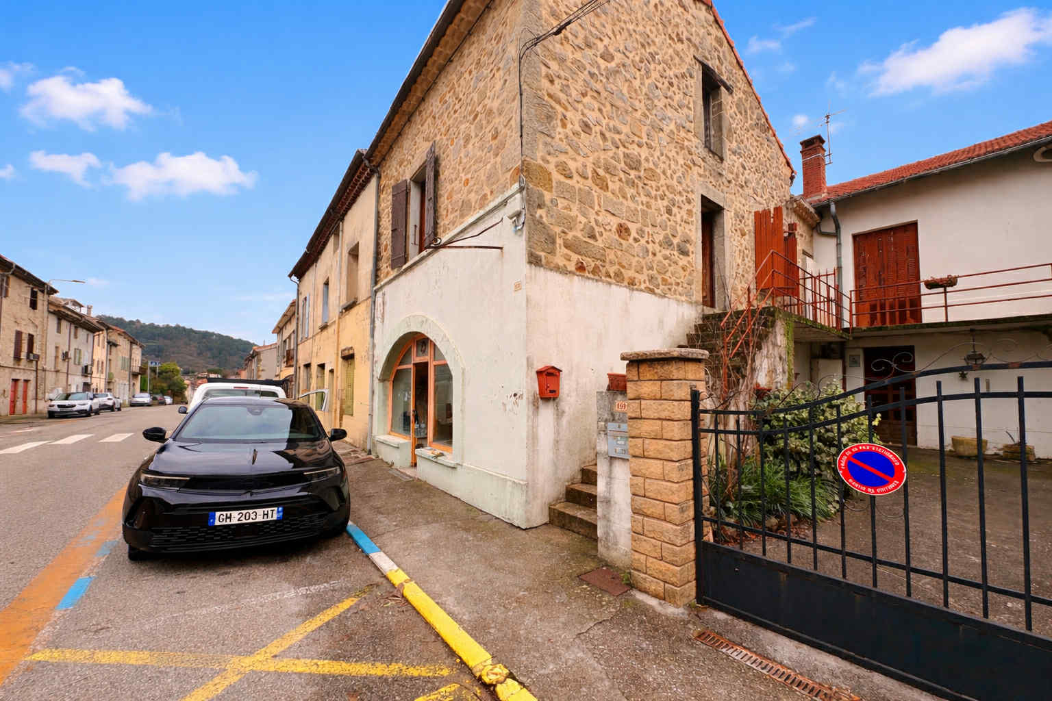 Maison + local commercial - Labégude