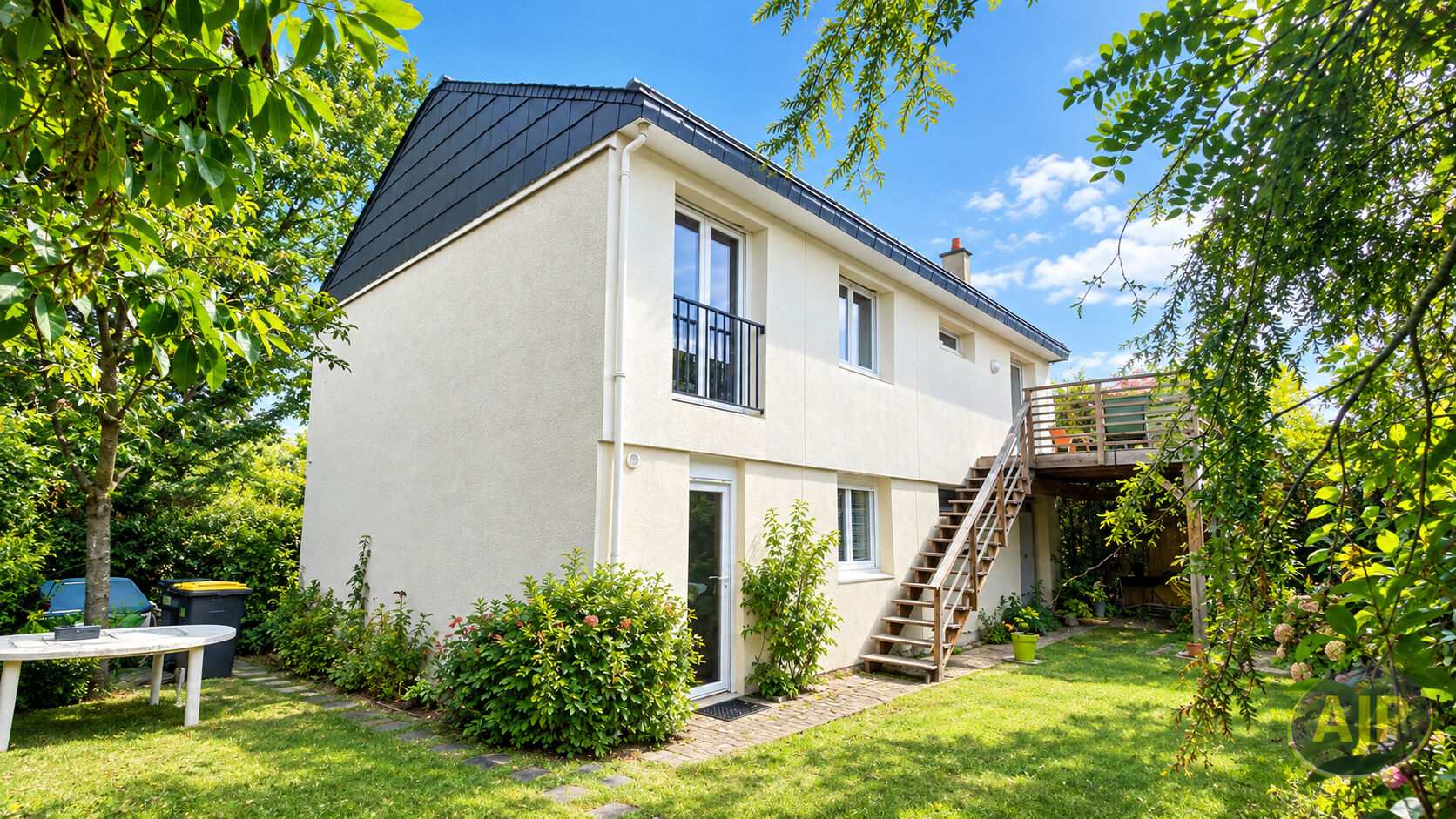 Maison Angers Village Anjou 6 pièce(s) 136 m2 - photo 1