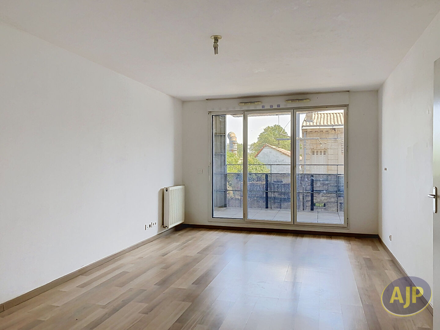 Appartement T3 avec balcon  et parking - photo 3