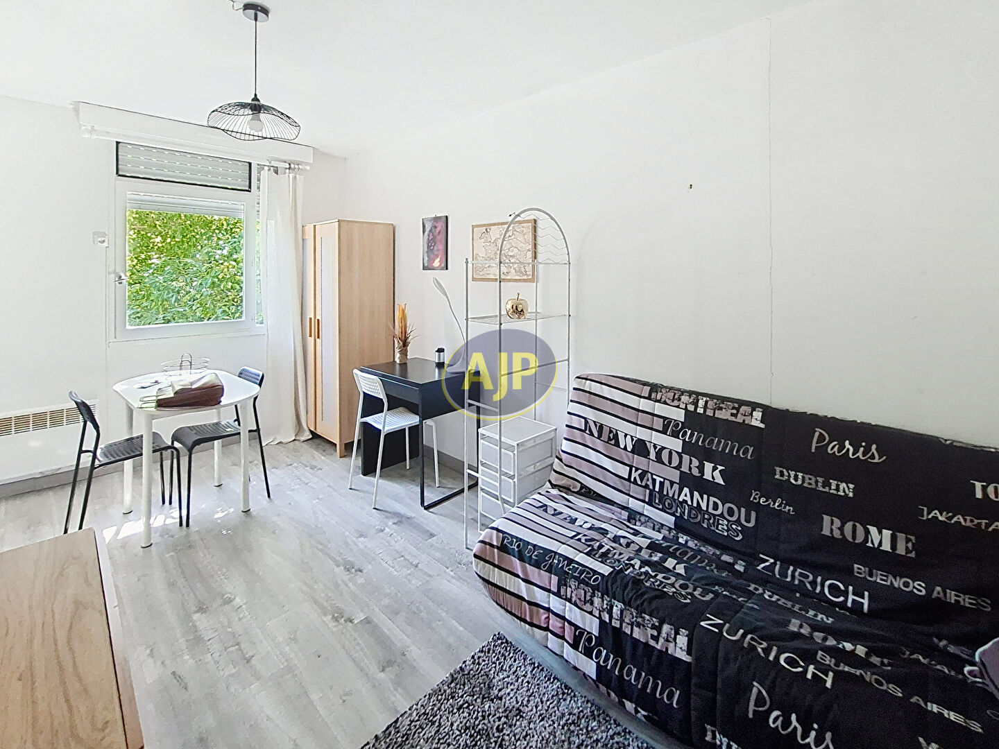 Appartement T1 Chartrons - Dernier étage - photo 2