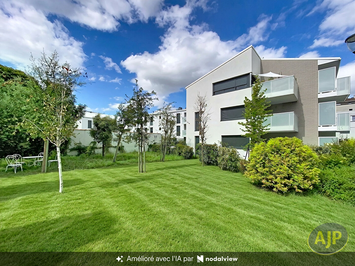 T3 avec terrasse et parking - photo 1