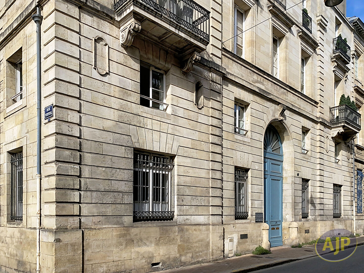 T6 hyper centre + 2 places de parking - photo 1