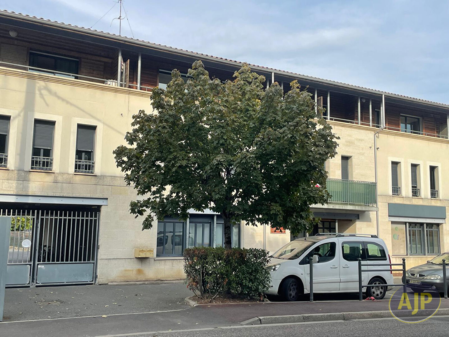 LEOGNAN CENTRE VILLE - photo 1