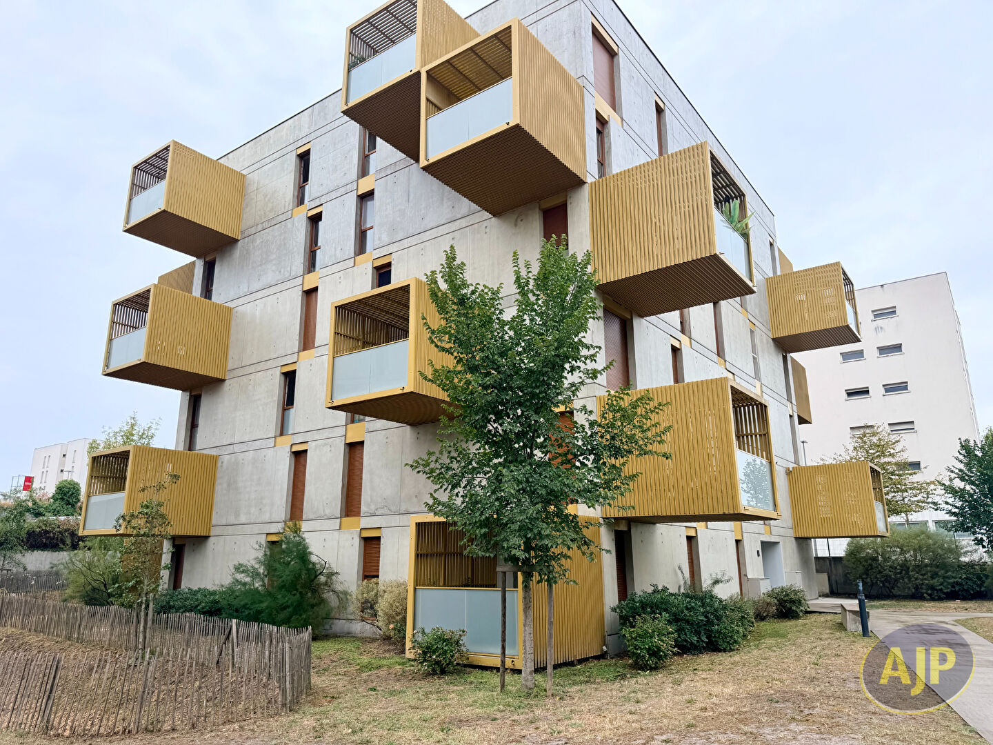 À vendre :  T2 avec parking privé dans une résidence récente, Lormont ! - photo 1