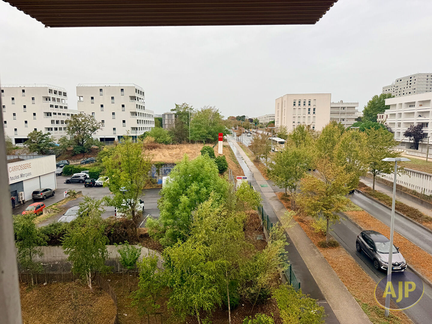 À vendre :  T2 avec parking privé dans une résidence récente, Lormont ! - photo 3