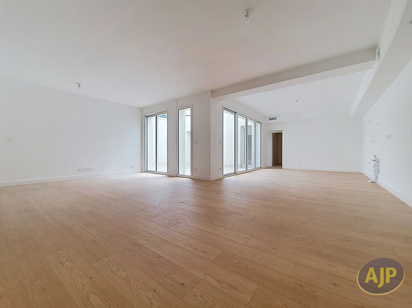 BORDEAUX  ST AUGUSTIN - APT T4 AVEC PATIO ET GARAGE - photo 5