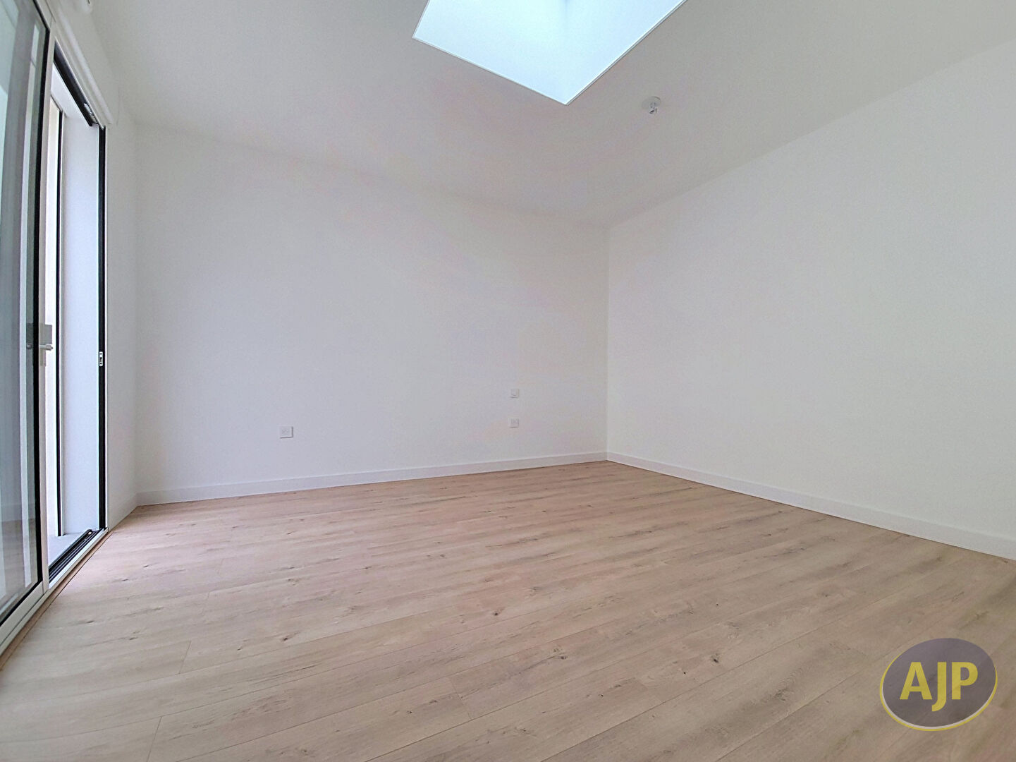 BORDEAUX  ST AUGUSTIN - APT T4 AVEC PATIO ET GARAGE - photo 6