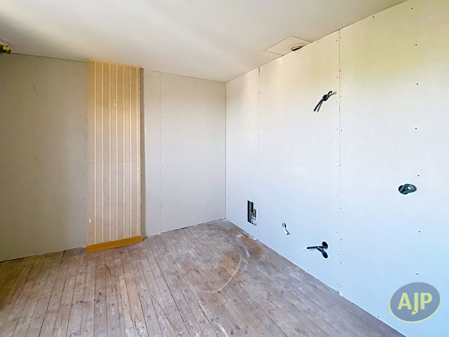 Appartement  T1 Bis Carquefou  Centre ville. - photo 1