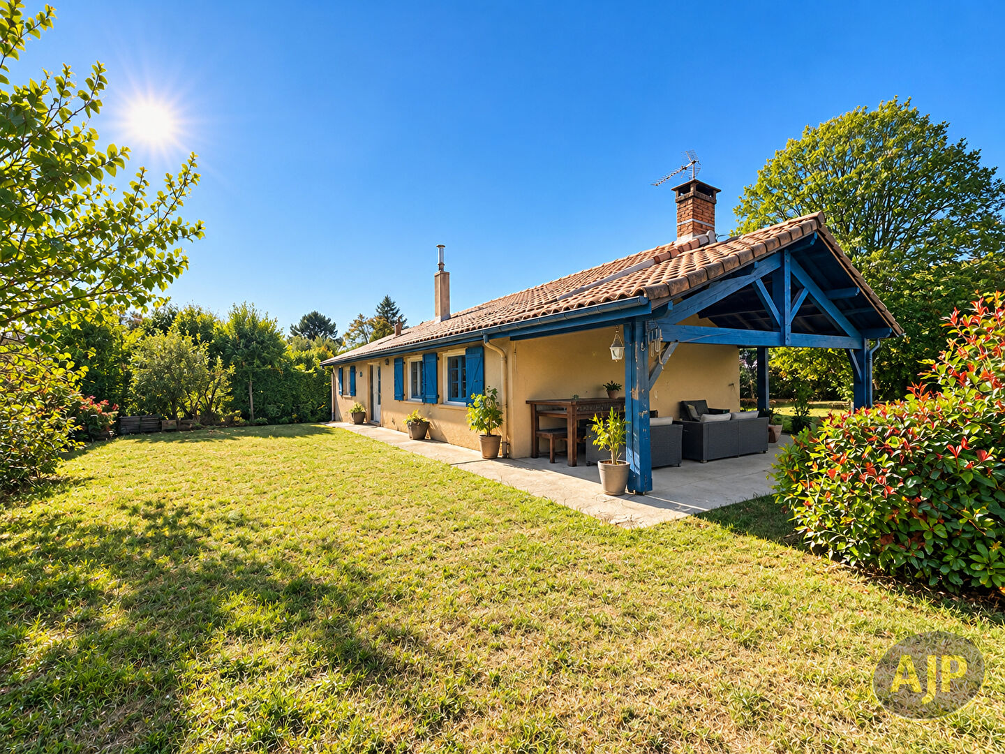Maison avec garage, 2 chambres à Sainte-Hélène ! - photo 1