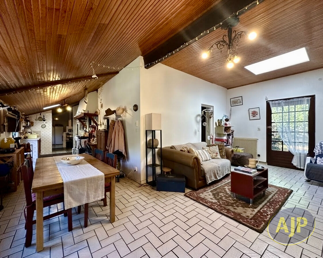 Maison avec garage, 2 chambres à Sainte-Hélène ! - photo 4