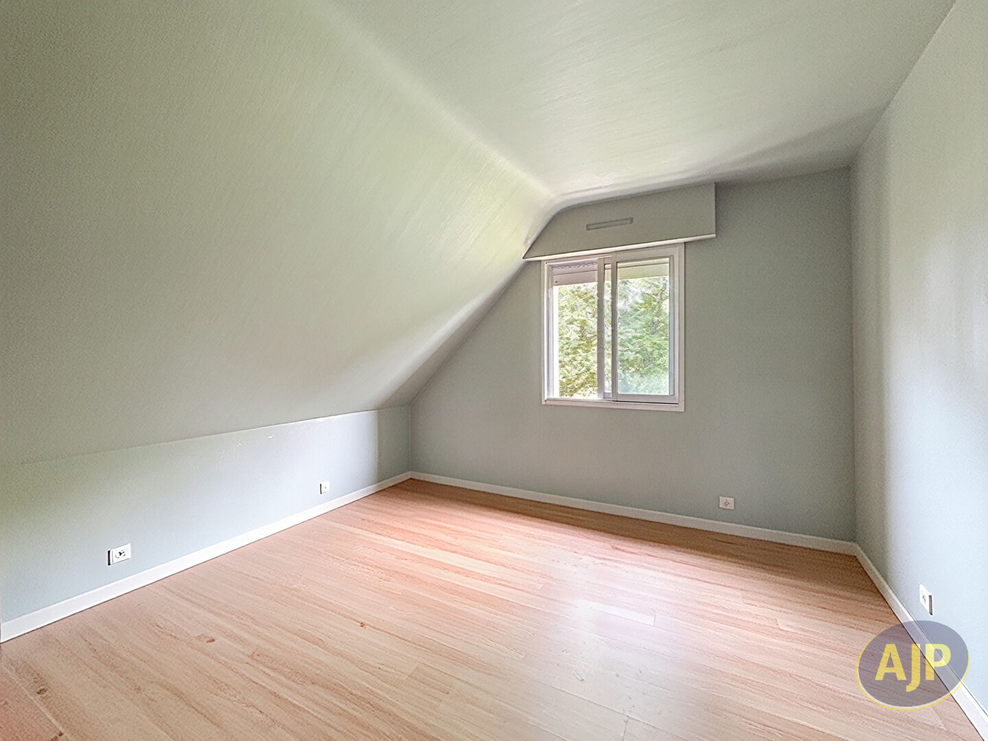 CHÂTEAUBRIANT - Maison familiale 135 m² 6 pièces - photo 9