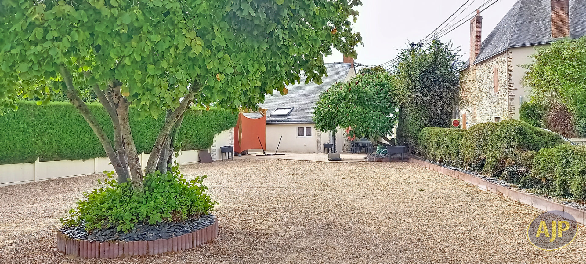 CHATEAUBRIANT : CHARMANTE MAISON de 84 m² - photo 3