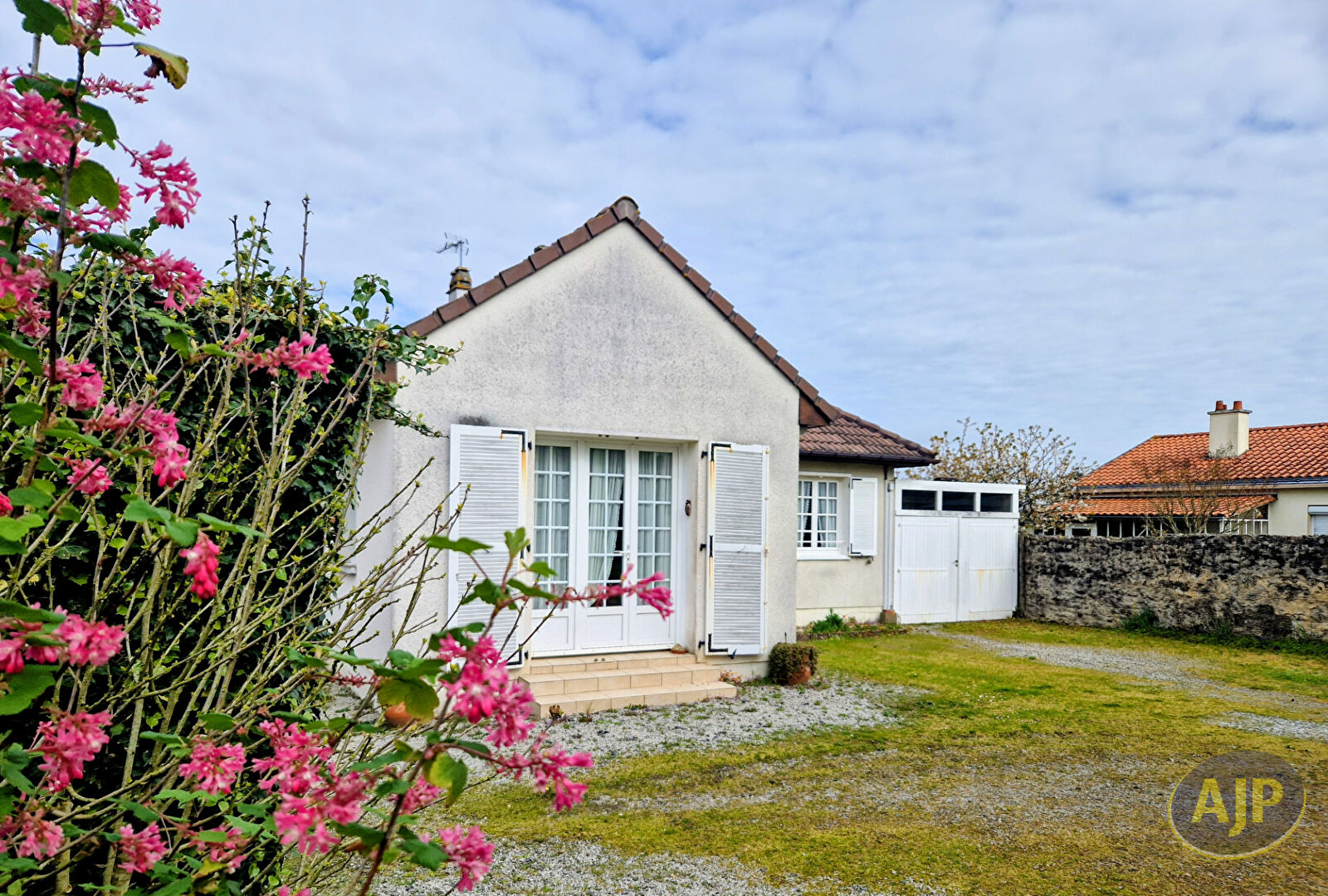 Maison 3 chambres grande parcelle bourg de Cugand - photo 1