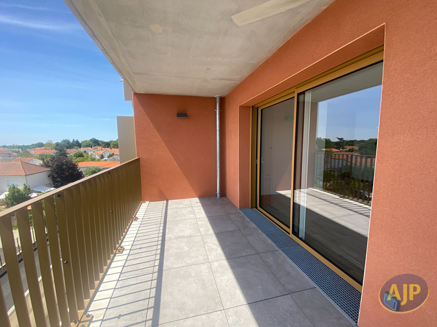 A LOUER T4 AVEC BALCON - photo 1