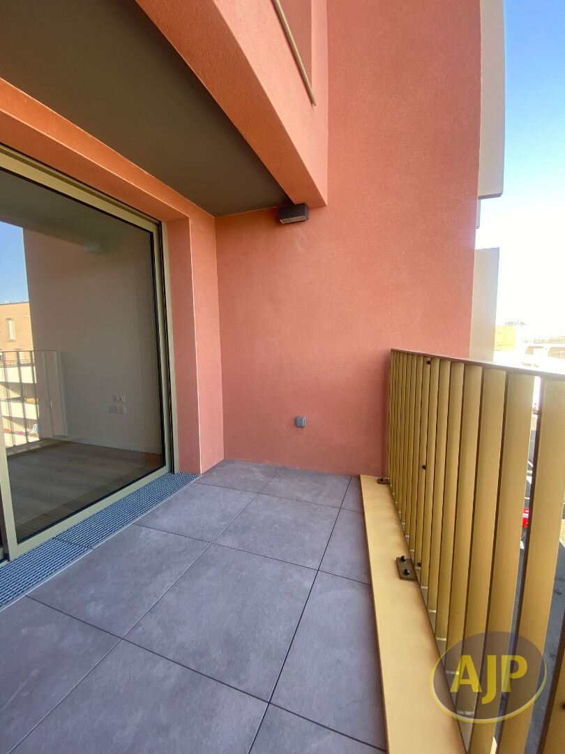 A LOUER T2 + BALCON - photo 2