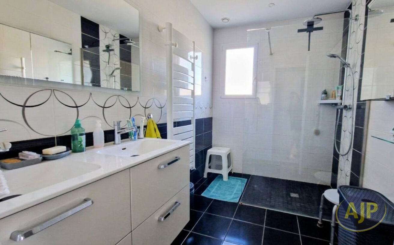Maison Cugand  3 chambres+bureau - photo 8