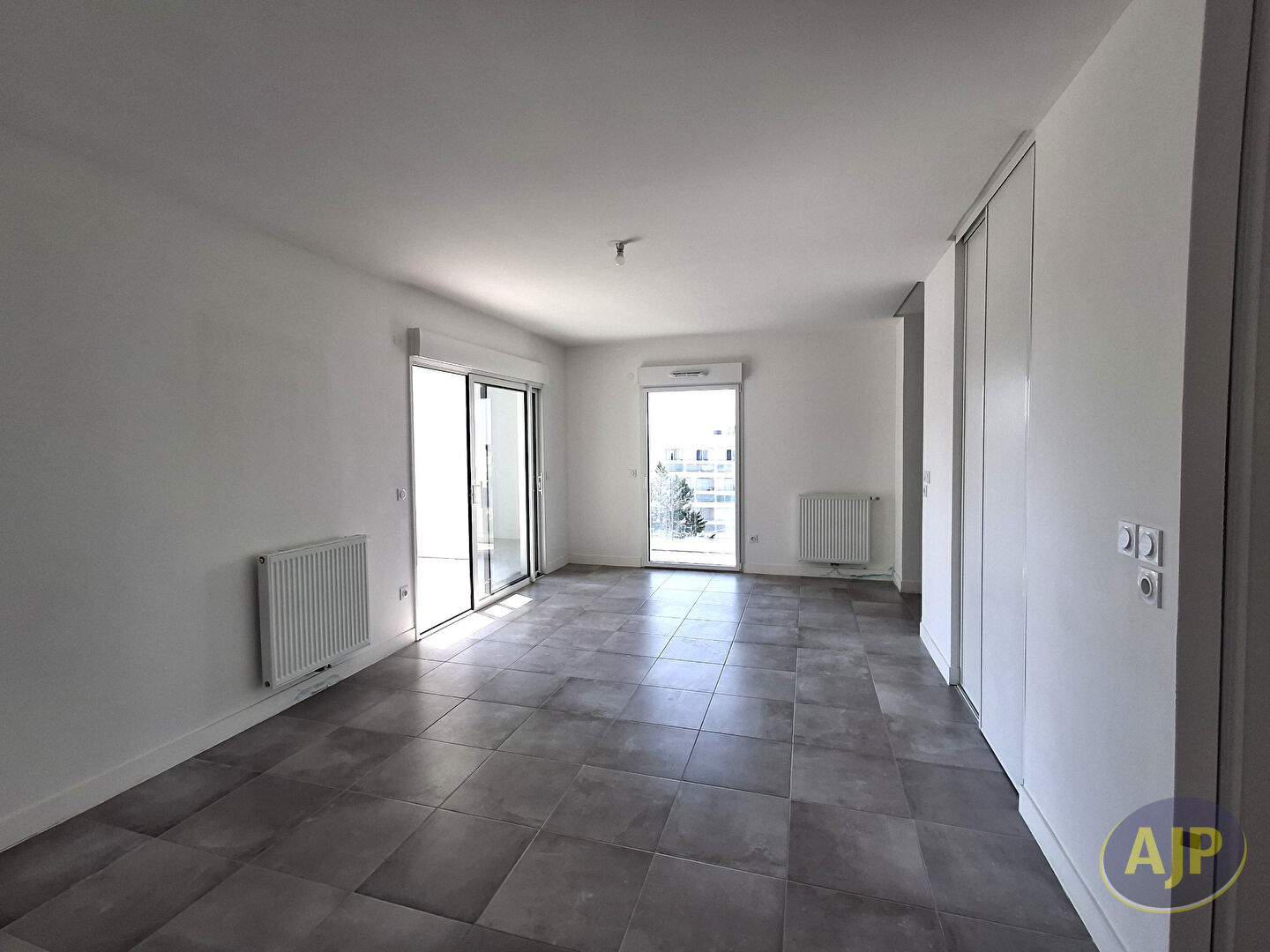 T2 - RESIDENCE COLLECTION - LE BOUSCAT - photo 2