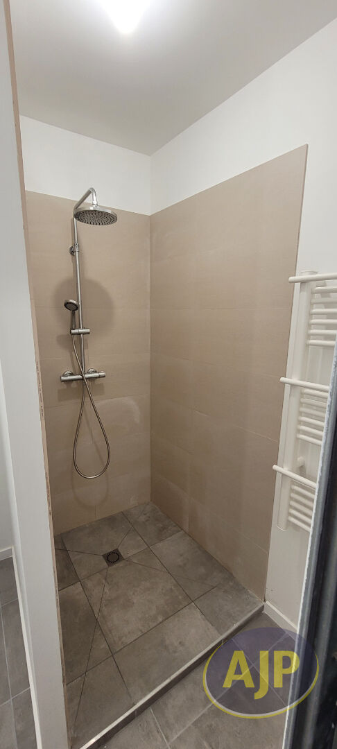 Appartement T4 rénové  de 79.11m² sur St Germain d'Esteuil - photo 5